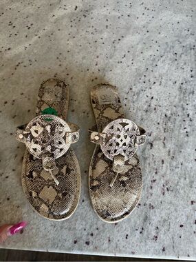 DV by Dolce Vita Snake Print Metallic Beige Brown Thong Sandals